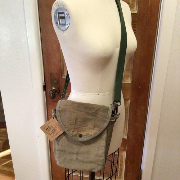 Vintage Addiction recycled military canvas crossbody bag - Picture 3 of 14
